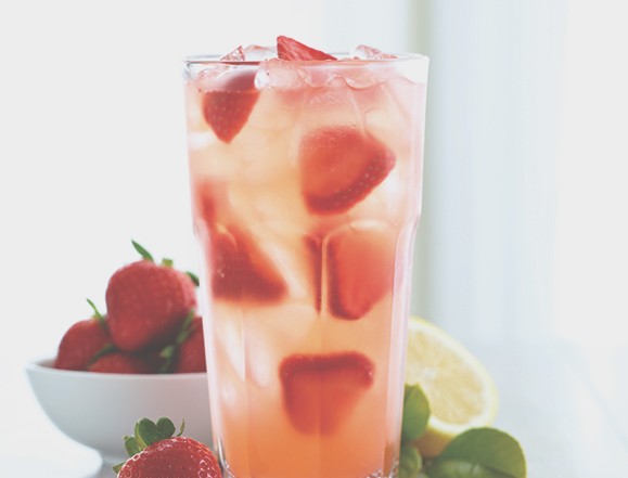 Bev_StrawberryQuencherLemonade_579x441