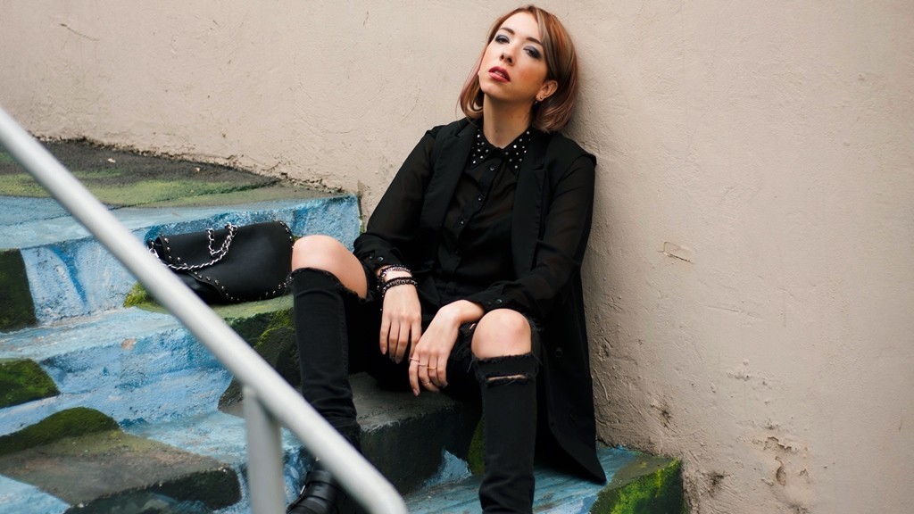 allblack outfit fashion blogger