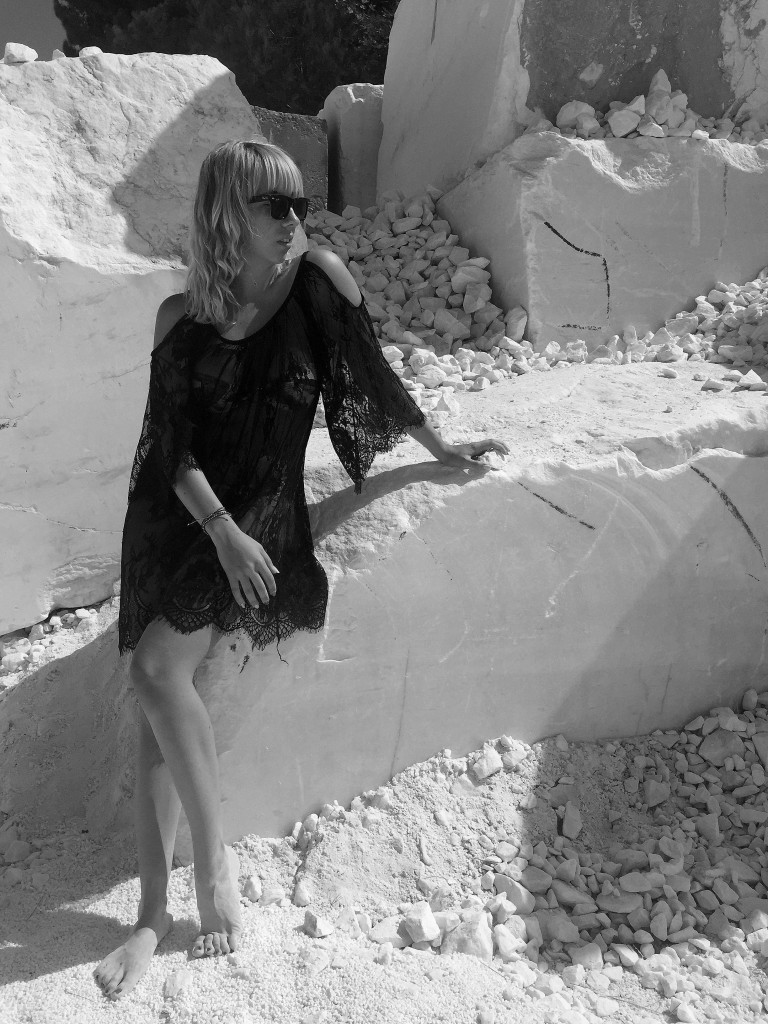 beach outfit monoclu